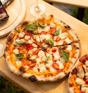 纯素食披萨使用植物性奶酪品牌“ Swees”GydF4y2Ba